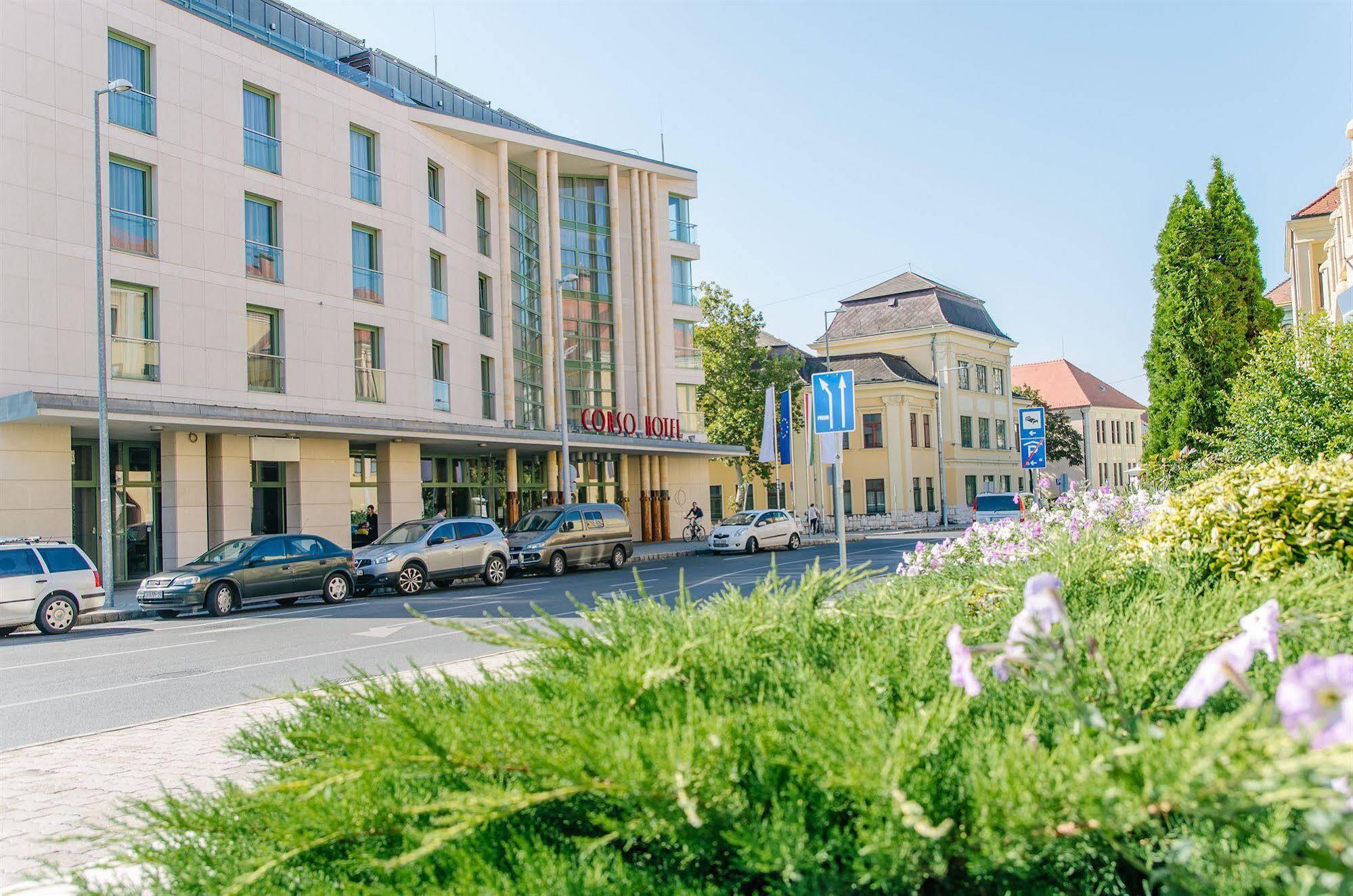 Corso Hotel Pécs Exterior foto